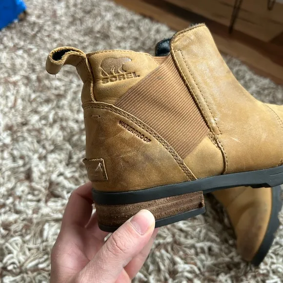 Sorel Emelie Chelsea Boots Size 8 Tan