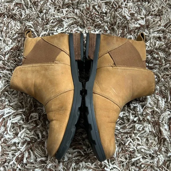 Sorel Emelie Chelsea Boots Size 8 Tan