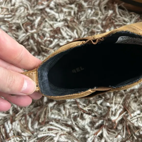 Sorel Emelie Chelsea Boots Size 8 Tan