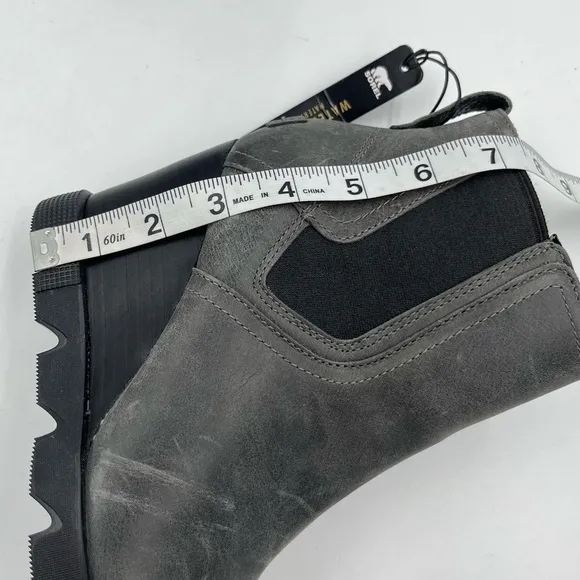 Sorel Gray Distressed Joan Of Arctic Wedge III Chelsea Boots Size 7