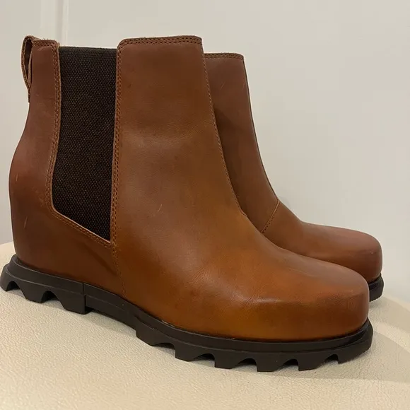 SOREL Joan Of Arctic III Brown Leather Chelsea Wedge Ankle Boots Women’s Size 11