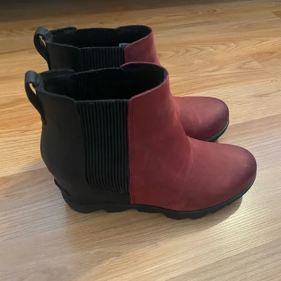 Sorel Joan Of Arctic Wedge II Chelsea Boots