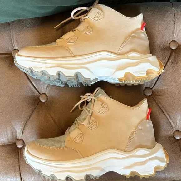 Sorel Kinetic Breakthru Caribou Sneaker Boot in Nova Sand, 9.5