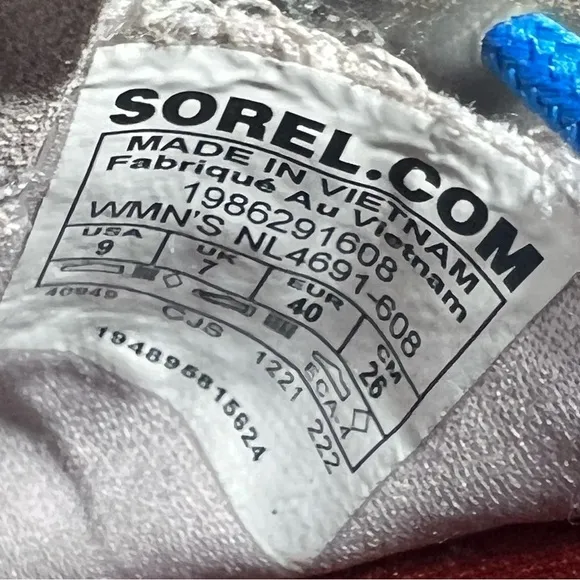 Sorel kinetic breakthru tech sneakers
