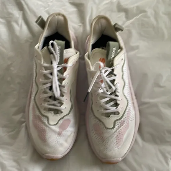 Sorel Kinetic Breaktru Day Sneakers in White&amp;Pink Size- 9.5 NWOB