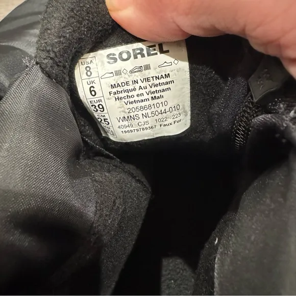 Sorel Kinetic Impact Puffy Zip Puffer Black Boots