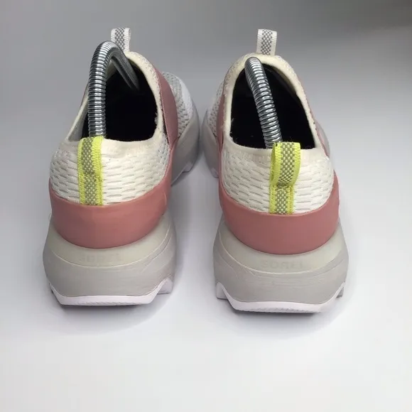 Sorel Kinetic Impact Strap Sneaker in White/Moonstone Size 9.