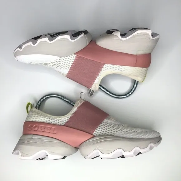 Sorel Kinetic Impact Strap Sneaker in White/Moonstone Size 9.