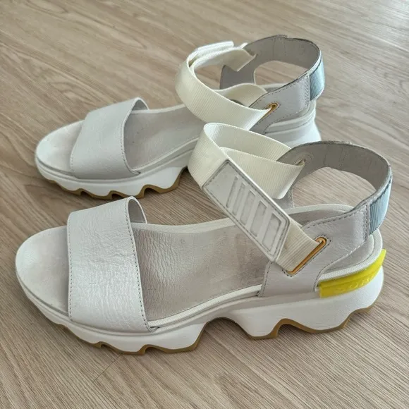 Sorel kinetic sandals leather