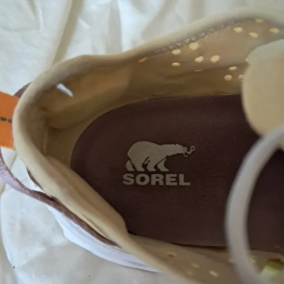 SOREL Like NEW!  Women's Kinetic Breakthru Tech Lace Sneakers SZ 9 Yellow