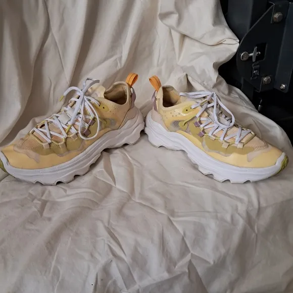 SOREL Like NEW!  Women's Kinetic Breakthru Tech Lace Sneakers SZ 9 Yellow