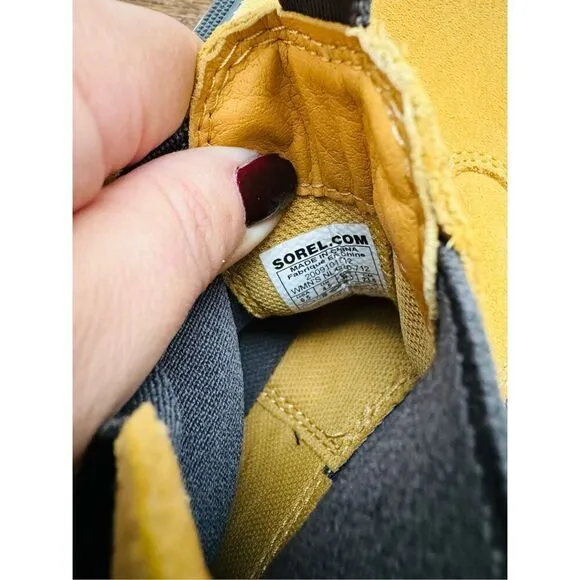 Sorel NWOT Hi Line Chelsea Ankle Boots