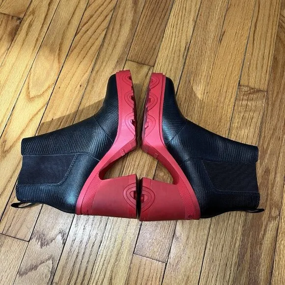 Sorel Women's Brex Heel Chelsea Boots in Black with Red Sole Size 6.5
