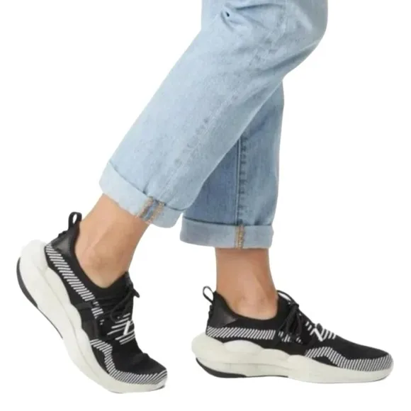 SOREL Women's EXPLORER DEFY Black and White Low Sneakers Size 10
