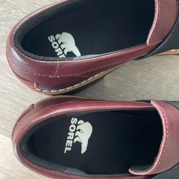 SOREL WOMEN'S JOAN LEATHER LOAFERS SIZE 8 BURGUNDY