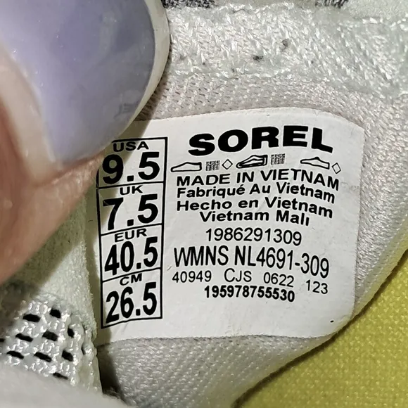 SOREL Women's Kinetic Breakthru Tech Lace Sneakers Size 9.5 Like New!