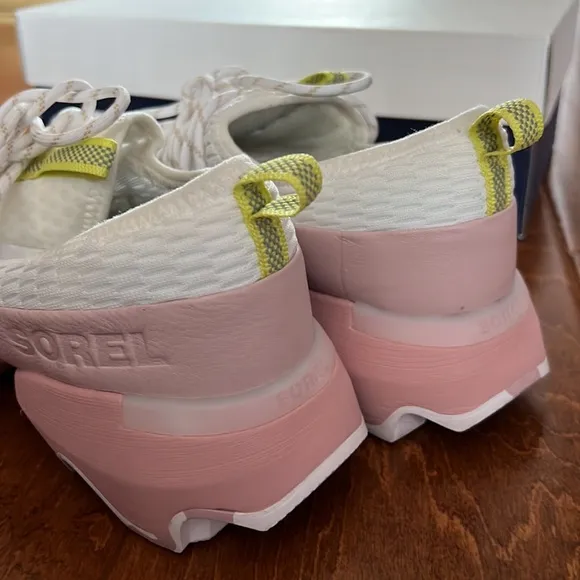 Sorel Women’s Kinetic Impact Lace SneakersWhite Eraser Pink NEW Comfort…