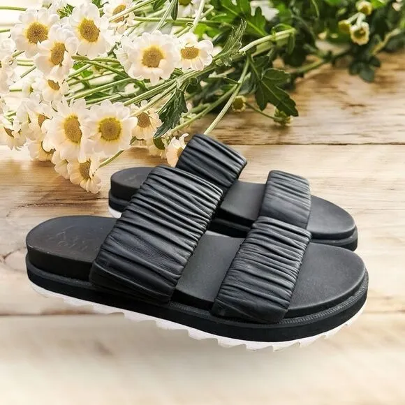 Sorel Women's Roaming Two Strap Slides Black Size 7.5 Leather Sandals