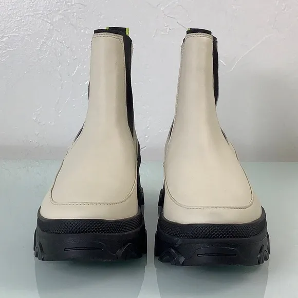 Sorrel Brex Leather Chelsea Chunky Track ankle boots size 6  NWOT