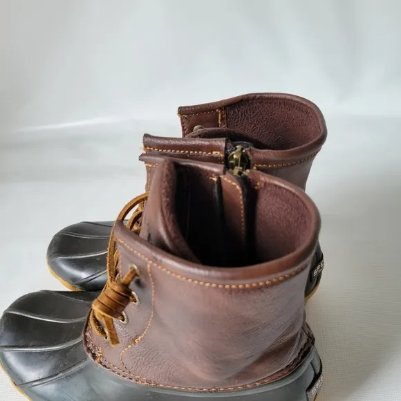 Sperry Top Sider Saltwater Insulated Boots Sz 4