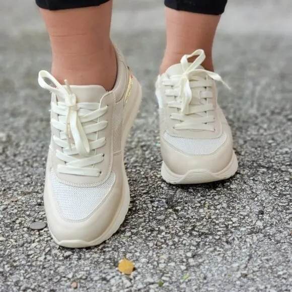 Sports Women's Lace-up Beige Sneakers