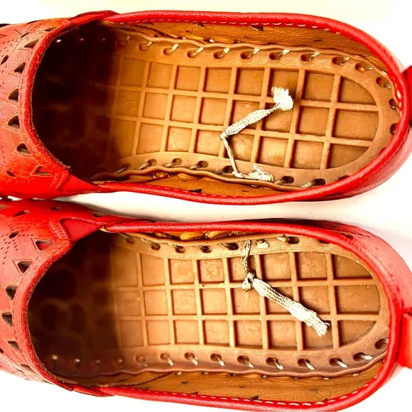 Spring Step Red Soft Leather Flexible Loafer Airy Design Artisan Stitched 9.5-10