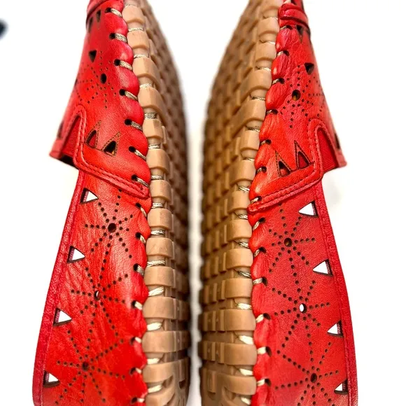 Spring Step Red Soft Leather Flexible Loafer Airy Design Artisan Stitched 9.5-10