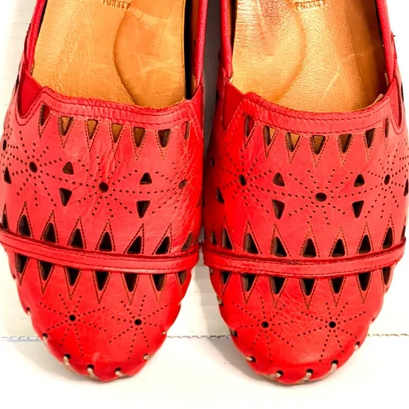 Spring Step Red Soft Leather Flexible Loafer Airy Design Artisan Stitched 9.5-10