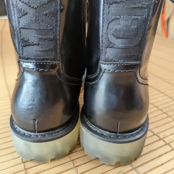 Steve Madden &quot;Berlin&quot; women's sz 7M boots. Black leather. Side zip and lace. Chu