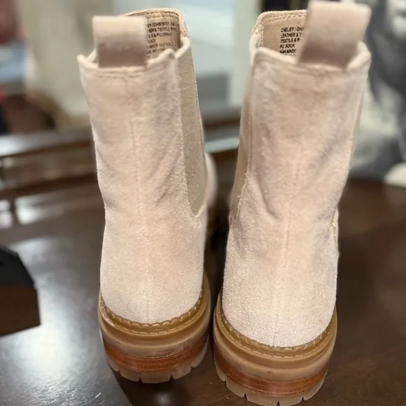 Steve Madden Chelsea Bootie Beige/Tan Suede SZ 11 NEW IN BOX