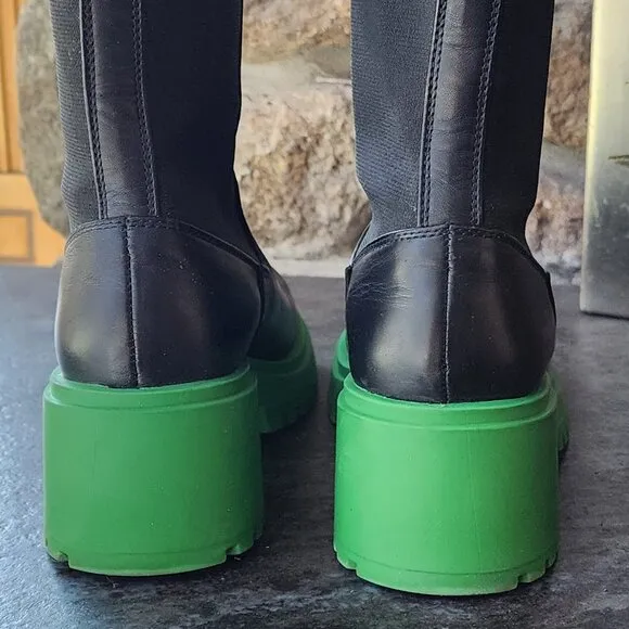 Steve Madden Chelsea Hesitant Black/Green Pull On Mid Calf Moto Boots Size 5.5