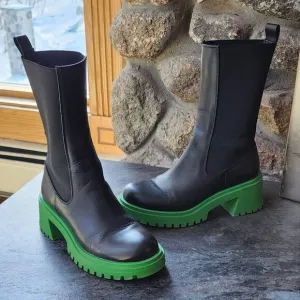 Steve Madden Chelsea Hesitant Black/Green Pull On Mid Calf Moto Boots Size 5.5