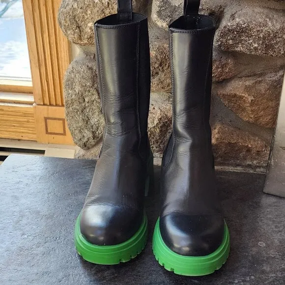 Steve Madden Chelsea Hesitant Black/Green Pull On Mid Calf Moto Boots Size 5.5