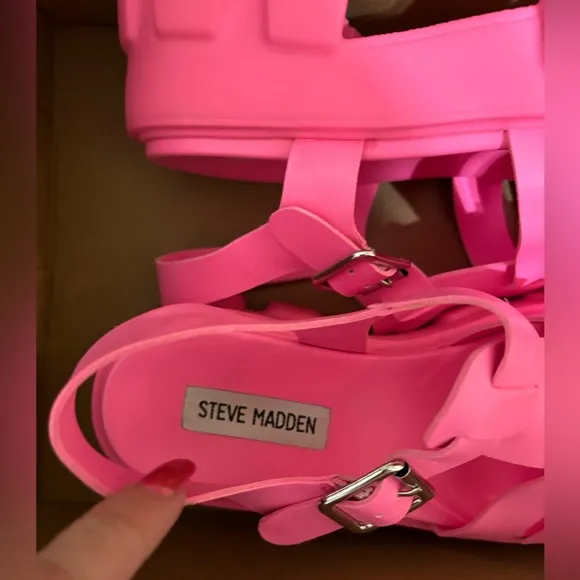 Steve Madden hot pink chunky sandals