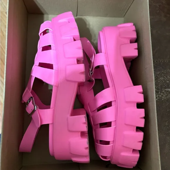 Steve Madden hot pink chunky sandals