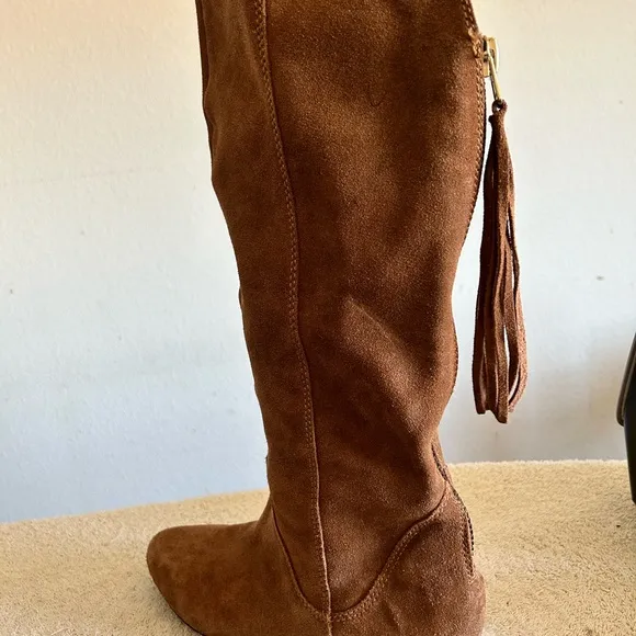 Steve Madden l 8.5 Suede Leather Exposed Back Zipper Knee High Flats Boots