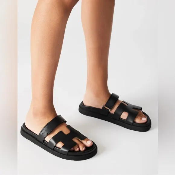 STEVE MADDEN MAYVEN BLACK LEATHER SLIDES. SIZE 6.5