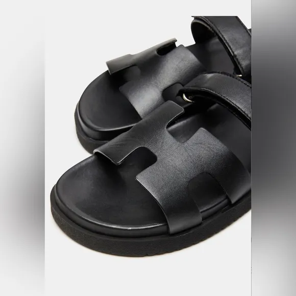 STEVE MADDEN MAYVEN BLACK LEATHER SLIDES. SIZE 6.5