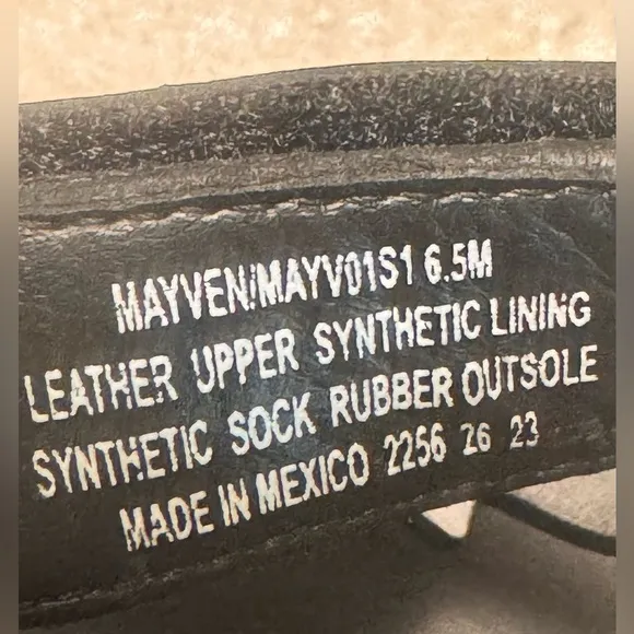STEVE MADDEN MAYVEN BLACK LEATHER SLIDES. SIZE 6.5