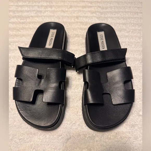 STEVE MADDEN MAYVEN BLACK LEATHER SLIDES. SIZE 6.5