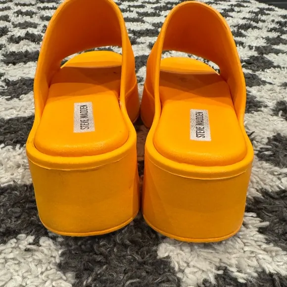 Steve Madden Orange Platform Slides-worn once 4 some photos🧡EXCELLENT CONDITION