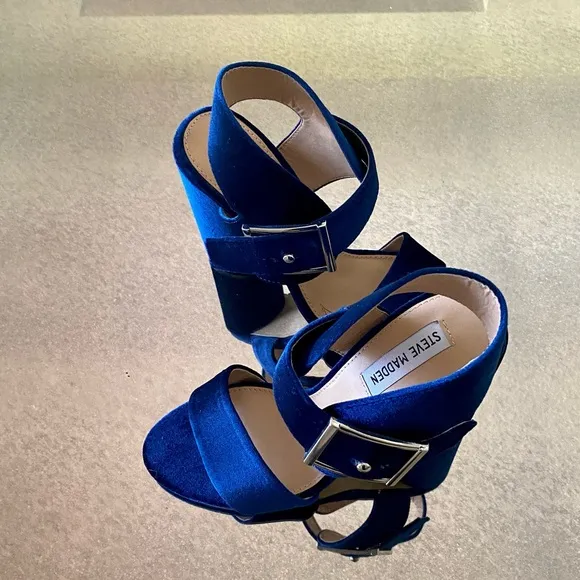 Steve Madden Riesling Blue Velvet Dress Sandals