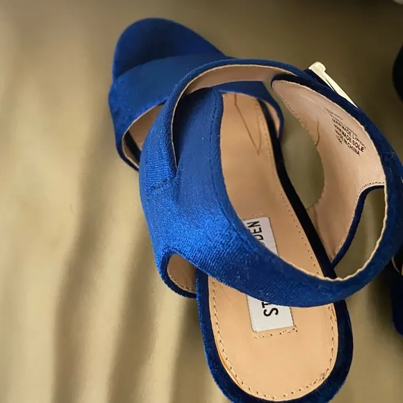 Steve Madden Riesling Blue Velvet Dress Sandals