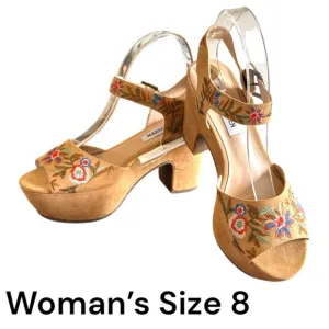 Steve Madden Tan Wedge Sandals with Floral Embellishments Size 8 New With Tags
