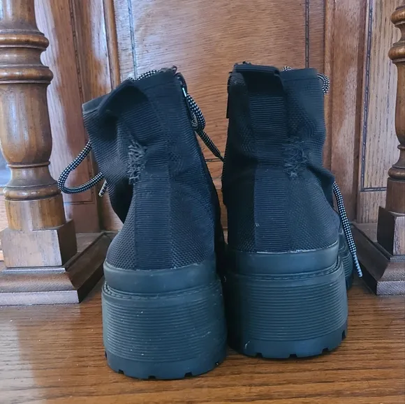 Steve Madden Timbor black vegan boots zip side lace up sz 8 combat, hiking comfy
