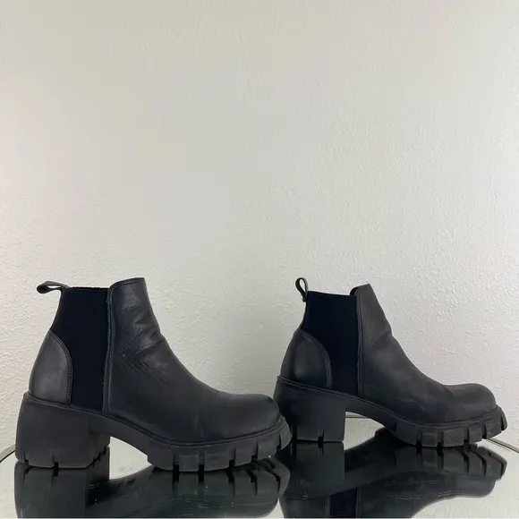 STEVE MADDEN Womens Black Leather Grunge Chelsea Lug Sole Platform Ankle Boots