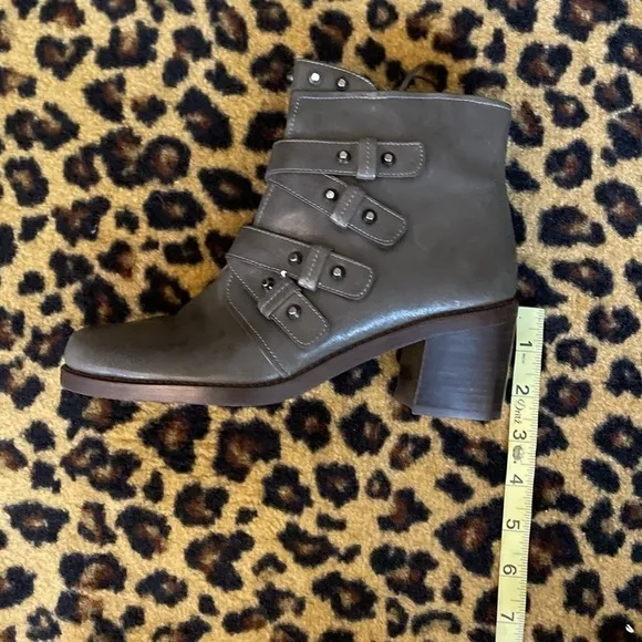 Stuart Weitzman Leather Studded Ankle Boots Gray Size 6