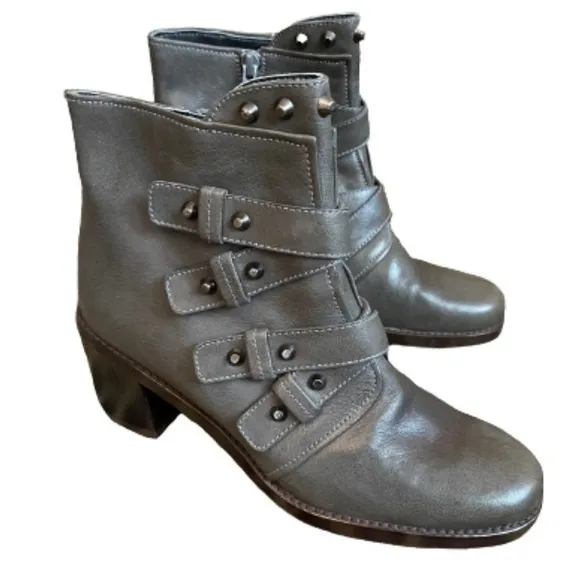 Stuart Weitzman Leather Studded Ankle Boots Gray Size 6