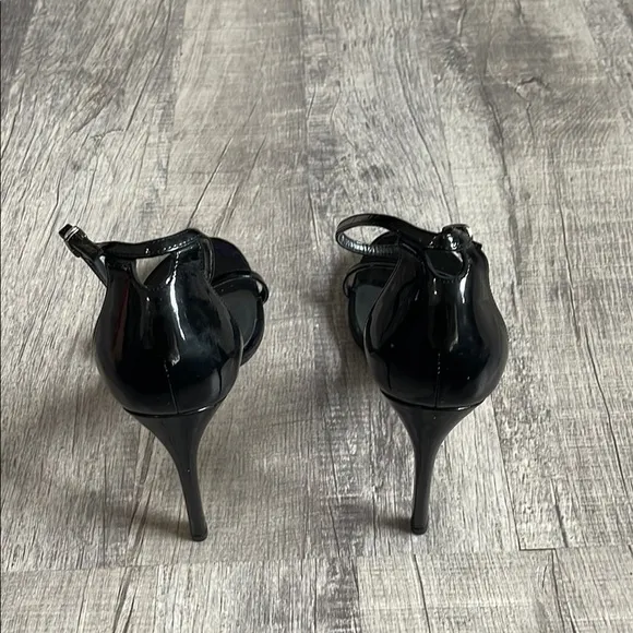 Stuart Weitzman Nudistsong Sandals