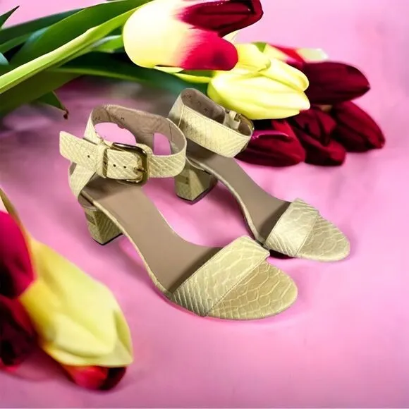 Stuart Weitzman Pale Yellow Chunky Heeled Sandals Sz 7.5 AUTHENTIC Gorgeous